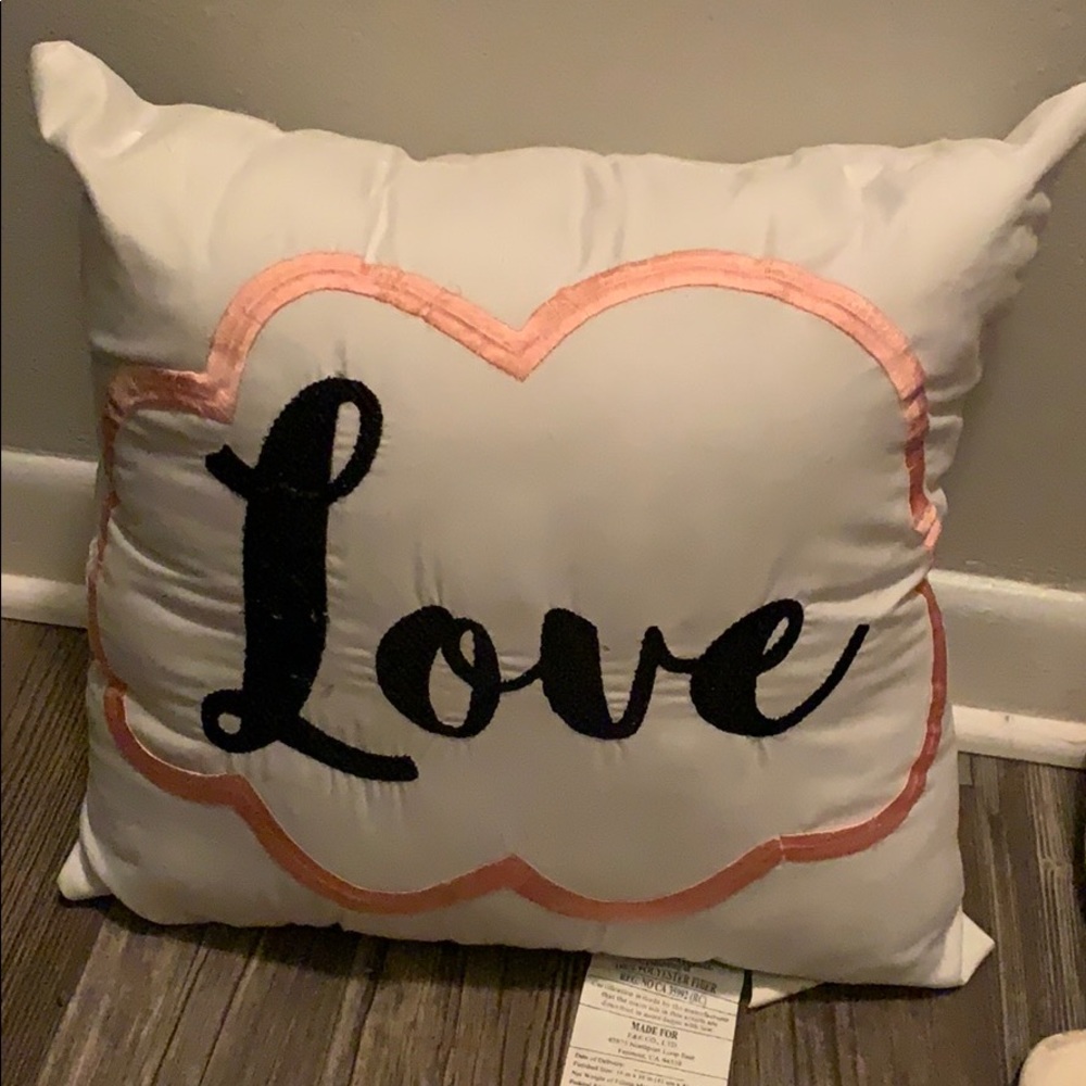 Throw pillow